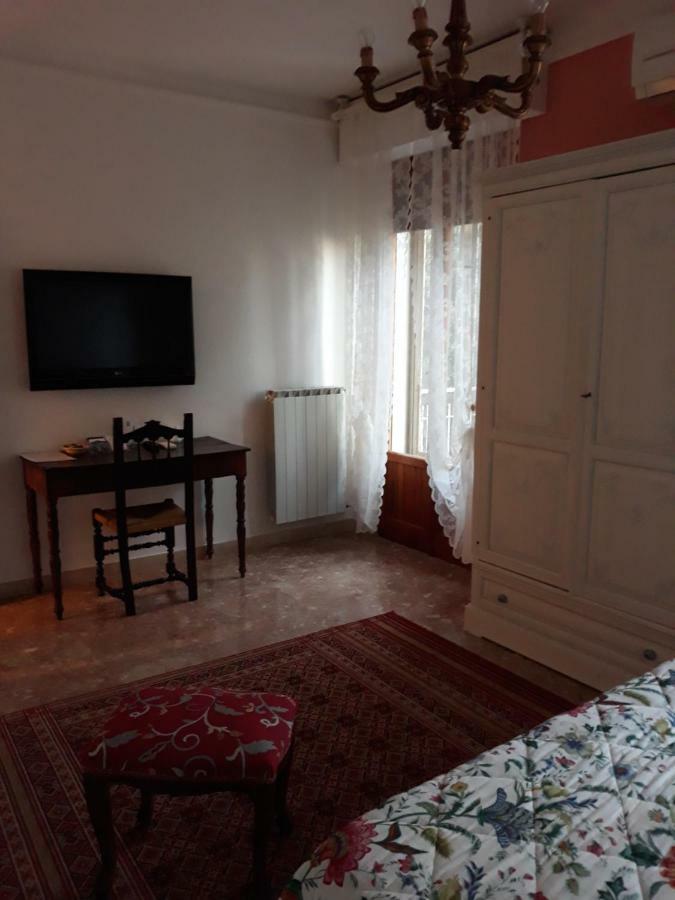 Antica Casa Di Famiglia Hotel Castiglione del Lago Kültér fotó